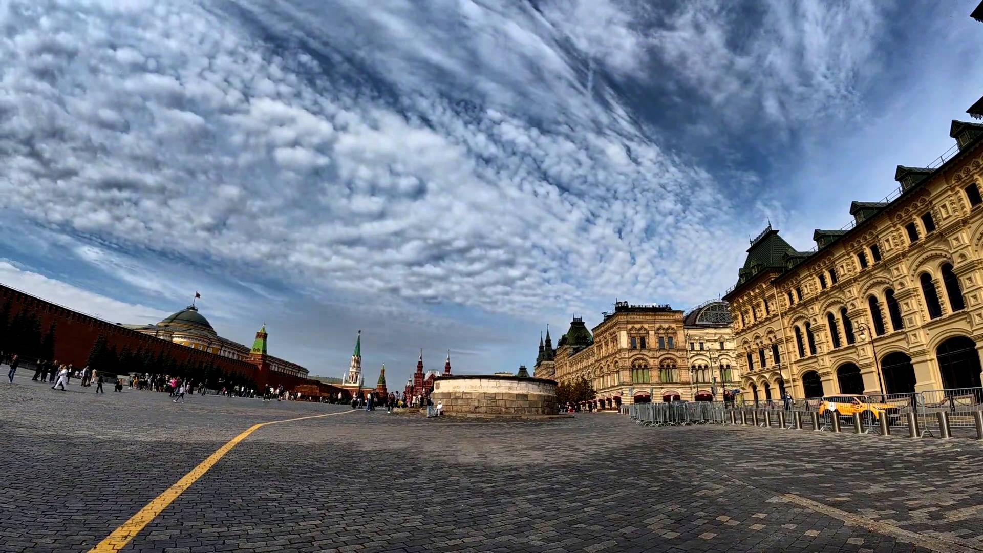 Москва. Пешком из парка "Зарядье" к метро Театральная.