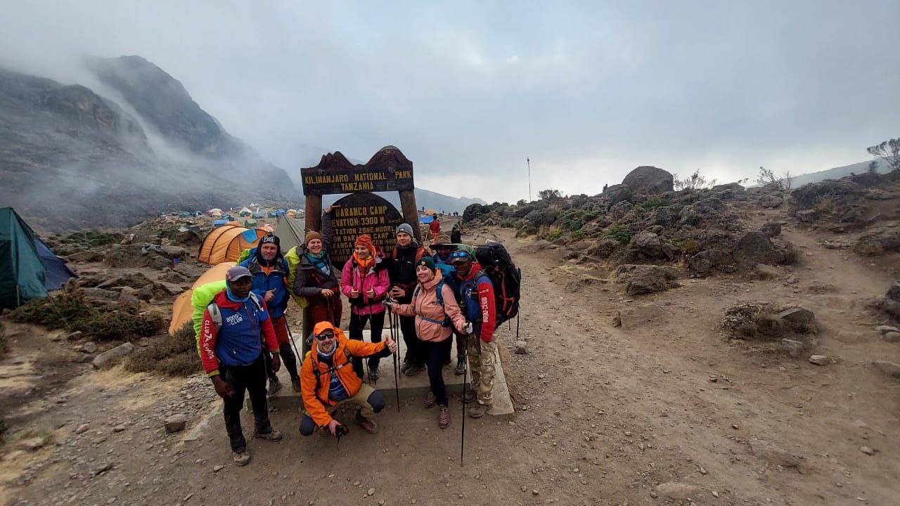 Килиманджаро. Фрагменты перехода группы Клуба 7 Вершин "Фура слева" Шира - Лава Тауэр - Барранко