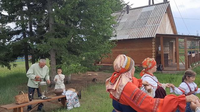 "В хороводе были мы". Поет ансамбль "Реченька" из с. Синск. Июнь 2021 года