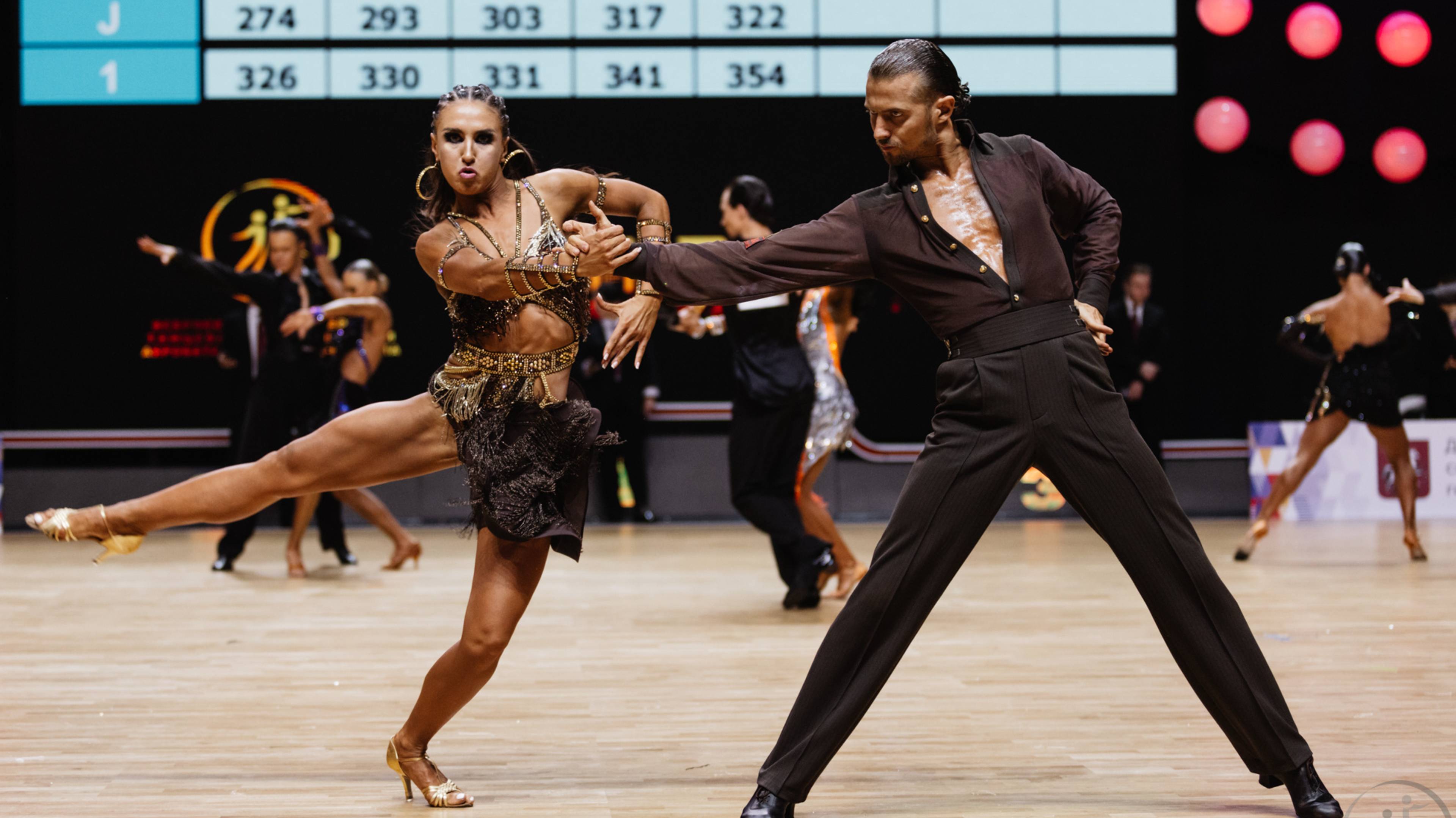 28 сентября и 25 октября пойдут международные турниры по бальным и спортивным танцам.