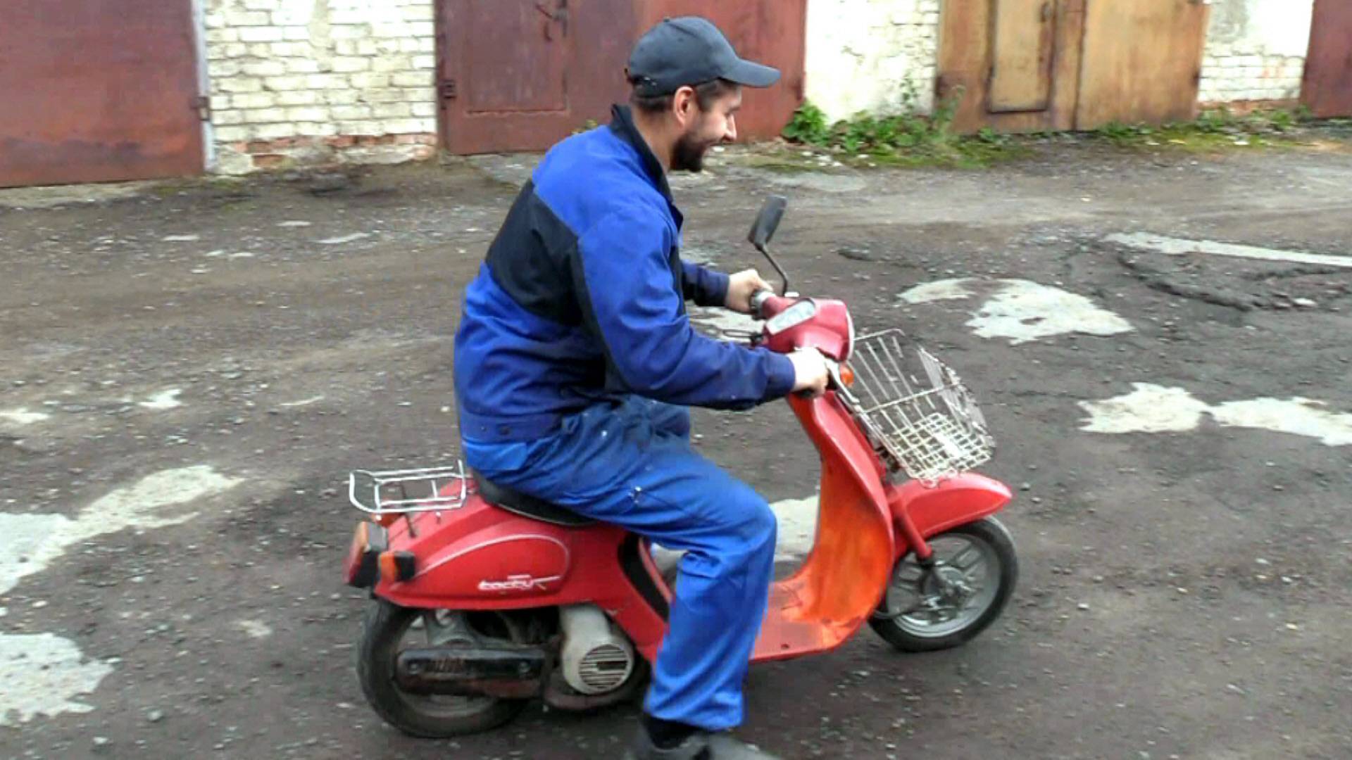 Реставрация старого но очень шустрого мопеда!