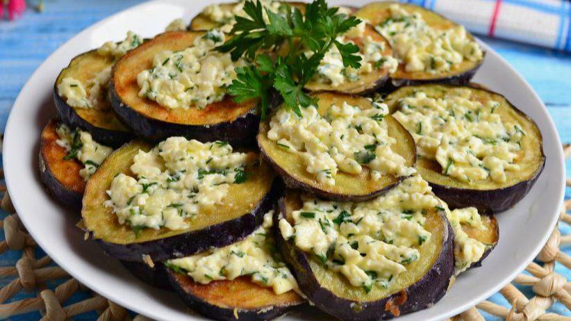 Баклажаны с чесноком.