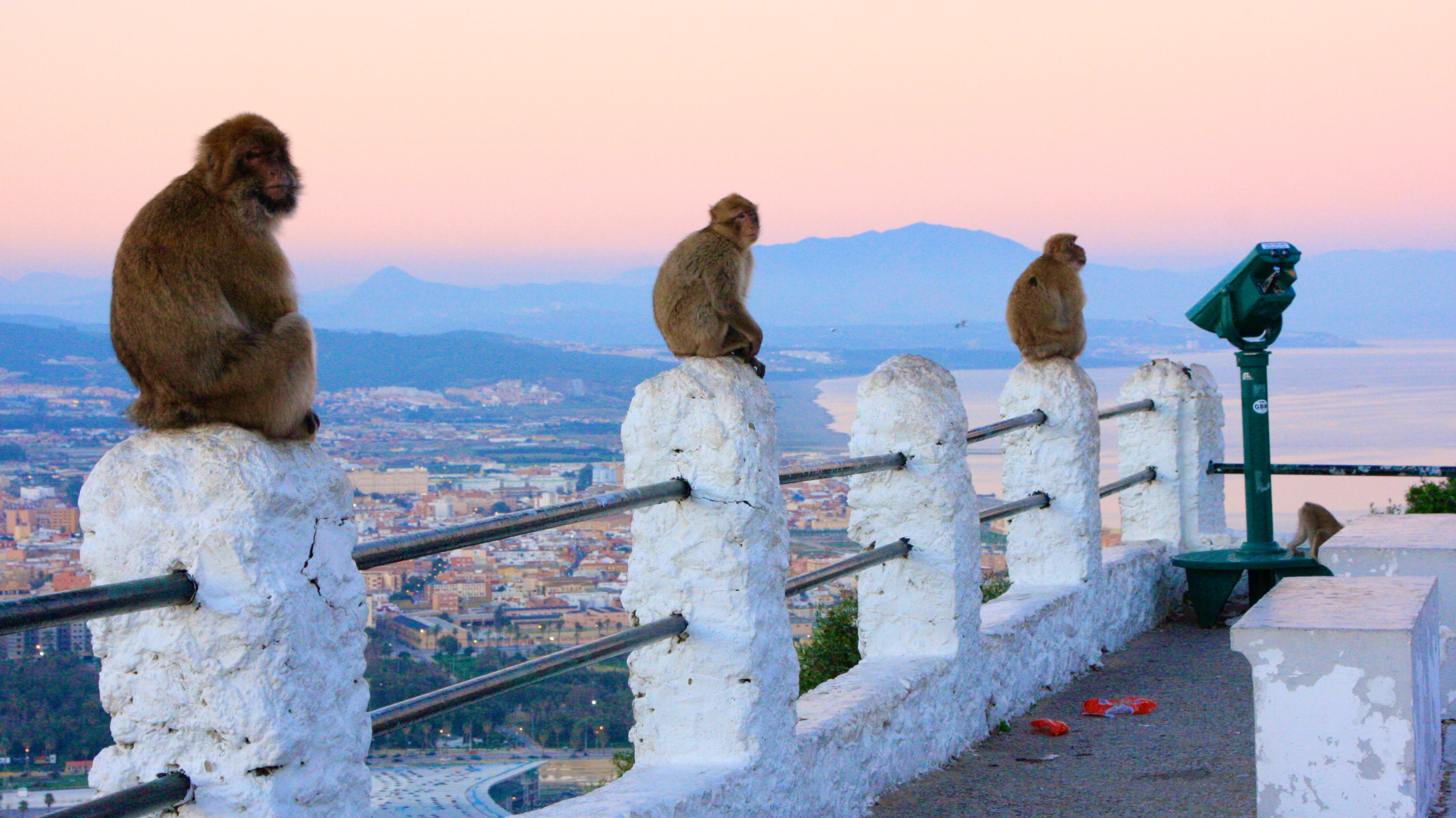 90. Гибралтар