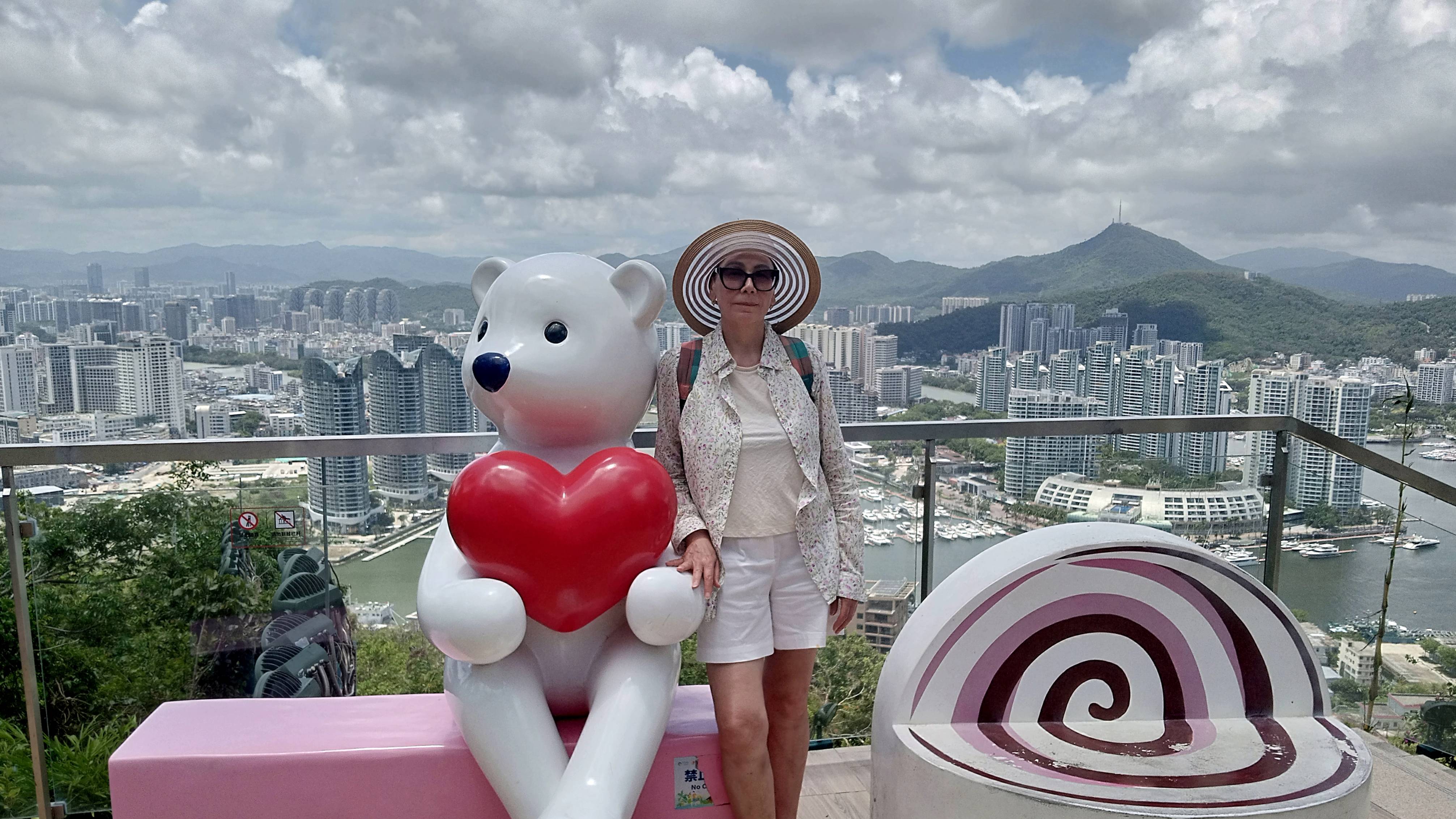 Китай. Хайнань. Парк "Олень повернул голову".