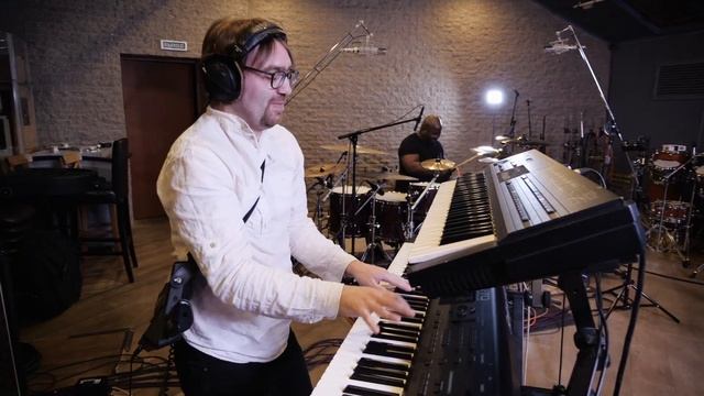 Valeriy Stepanov Fusion Project – Hold onto Hope (ft. Chris Coleman)