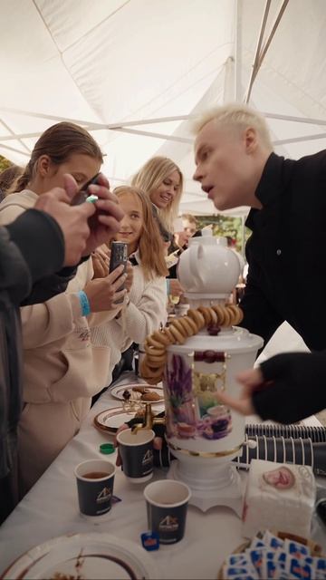 От Ярослава сегодня... в 15:00... С благодарностью...