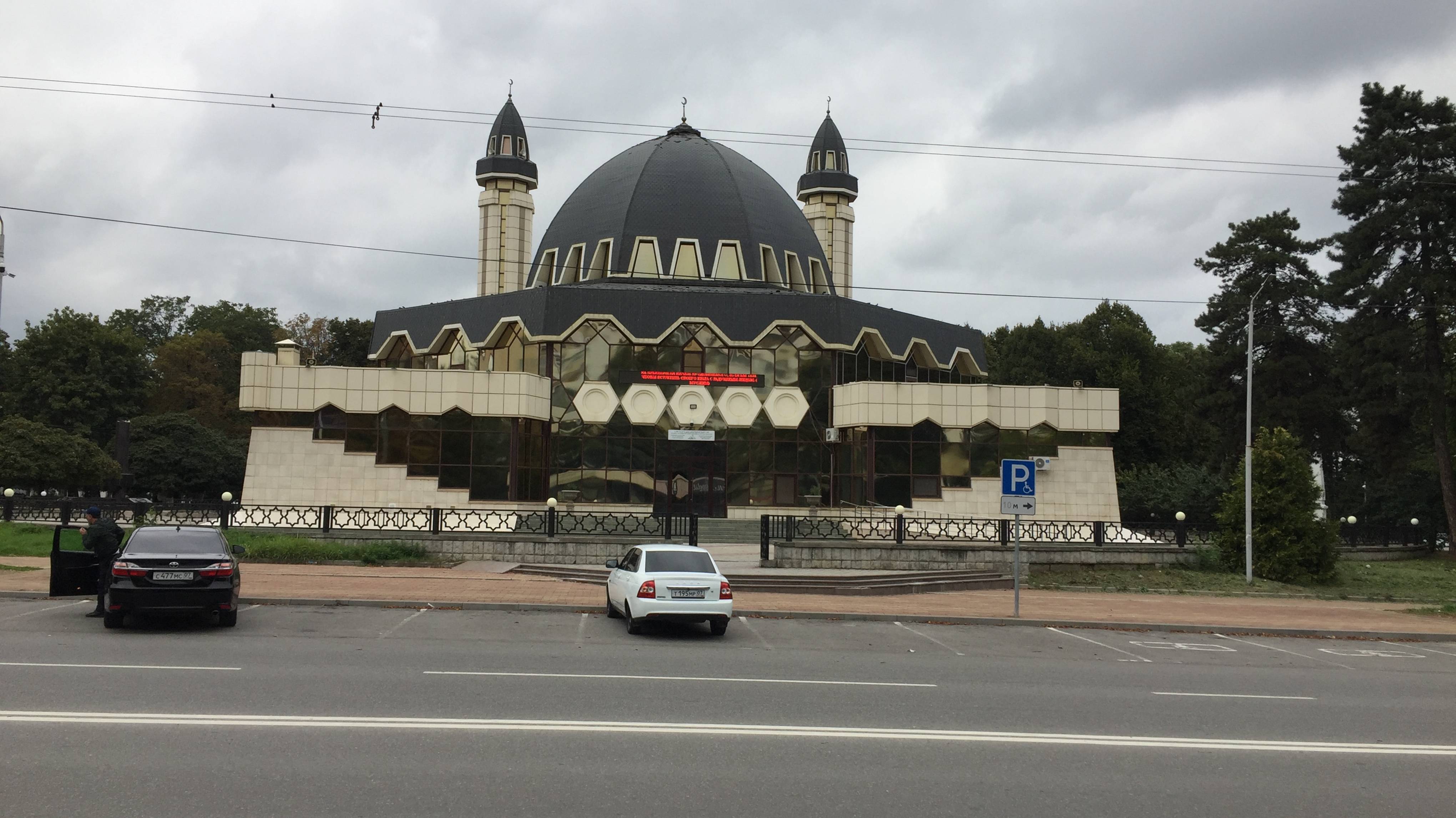 Пешком по центральным улицам Нальчика. Проспект Шогенцукова, Осетинская, Ленина.