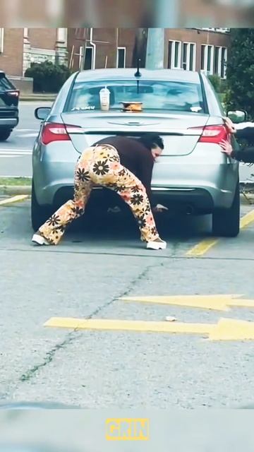 Блондинки рулят...☝️😜🚘