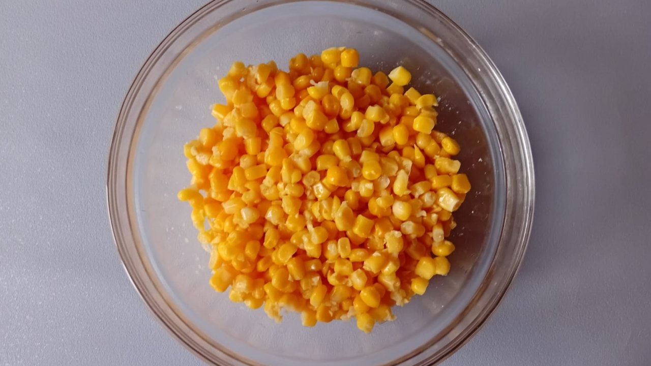 САЛАТ с кукурузой и яйцом