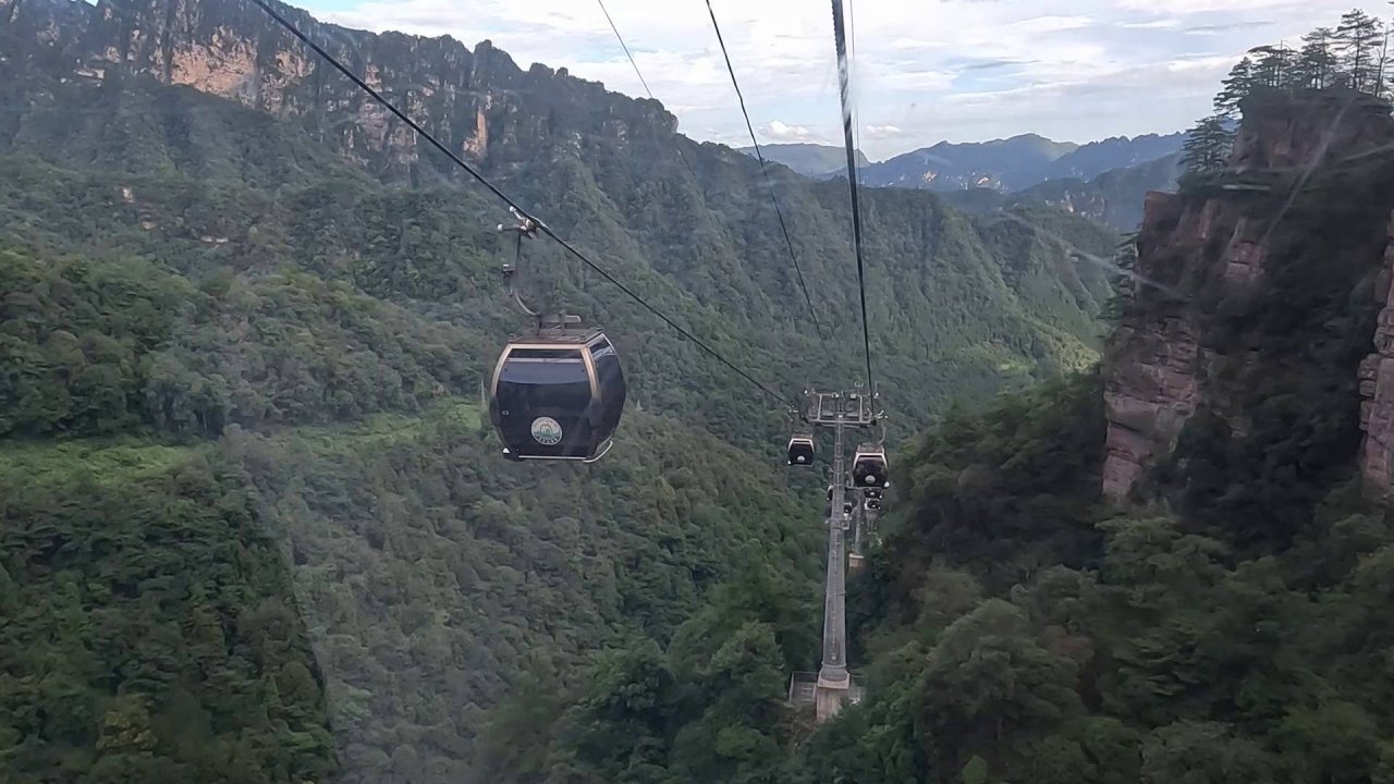 Нацпарк Чжанцзяцзе автобус и канатка