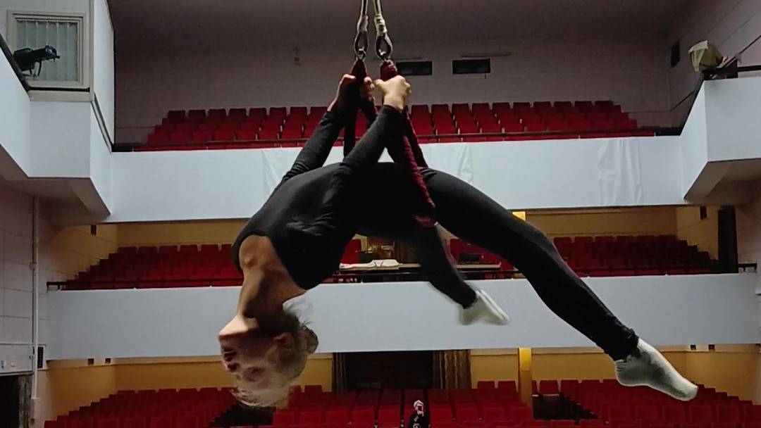 Классический и воздушный фитнес для детей и подростков + цирковой  аттракцион! от 7 до 16 лет