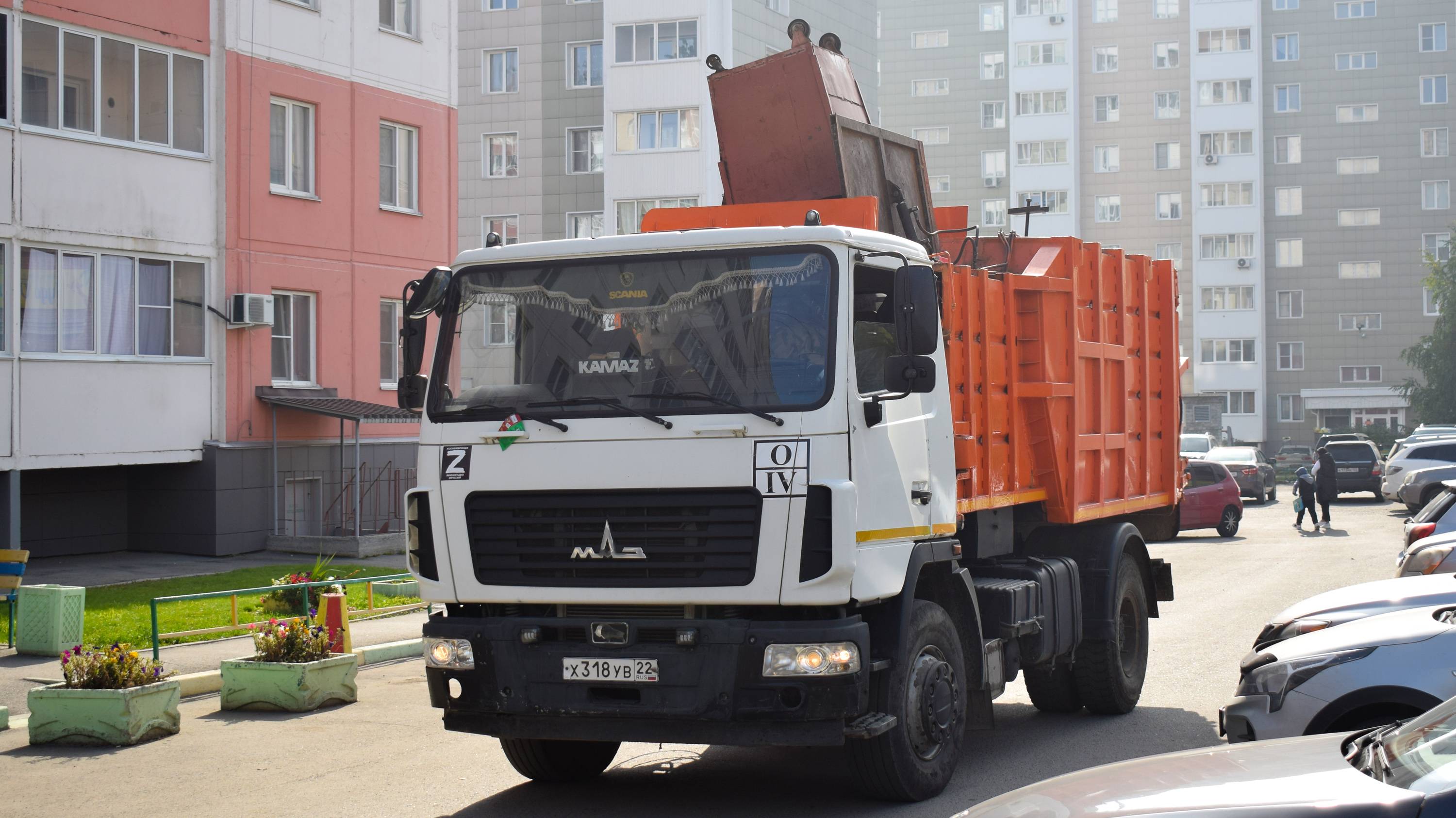 Мусоровоз МКМ-3403 на шасси МАЗ-5340B2 (Х 318 УВ 22). Управление с кабины/ Garbage truck MAZ-5340B2