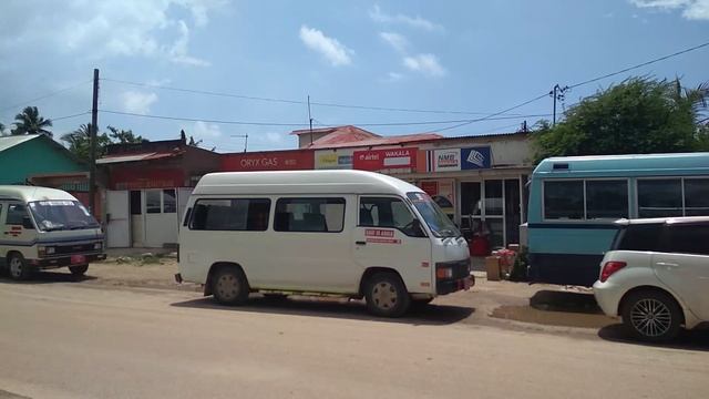 По дороге в аэропорт Кисони!