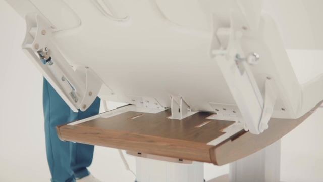 Массажный стол стационарный Mizomed MZ 2259H с электроприводом и подогревом.