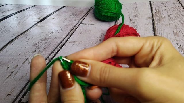 Набор петель на круговые спицы для вязания двух изделий одновременно