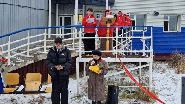 Полное видео церемонии открытия Аллеи памяти учителя-солдата у школы с. Хатыстыр Алданского района