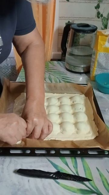 Вкусные булочки из слоеного теста с начинкой