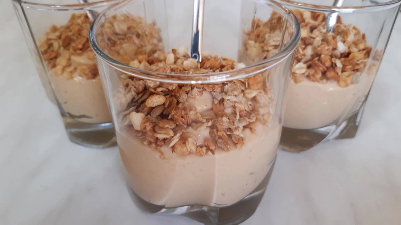 Торт КАРАМЕЛЬКА за 5 МИНУТ! / ФАНТАСТИКИ ВКУСНО и БЫСТРО ДЕСЕРТ В СТАКАНЕ НА СКОРУЮ РУКУ!