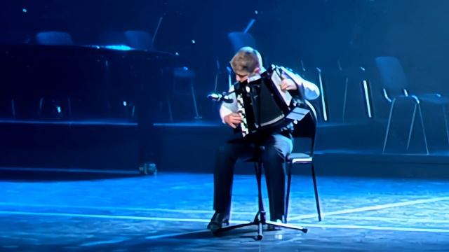 Бриллиантовые пальчики на баяне! Виртуоз Лев Хромов