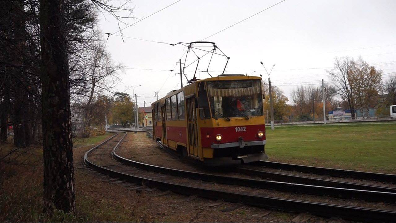 Трамвай Tatra T6B5SU-1042. Разворот на кольце.