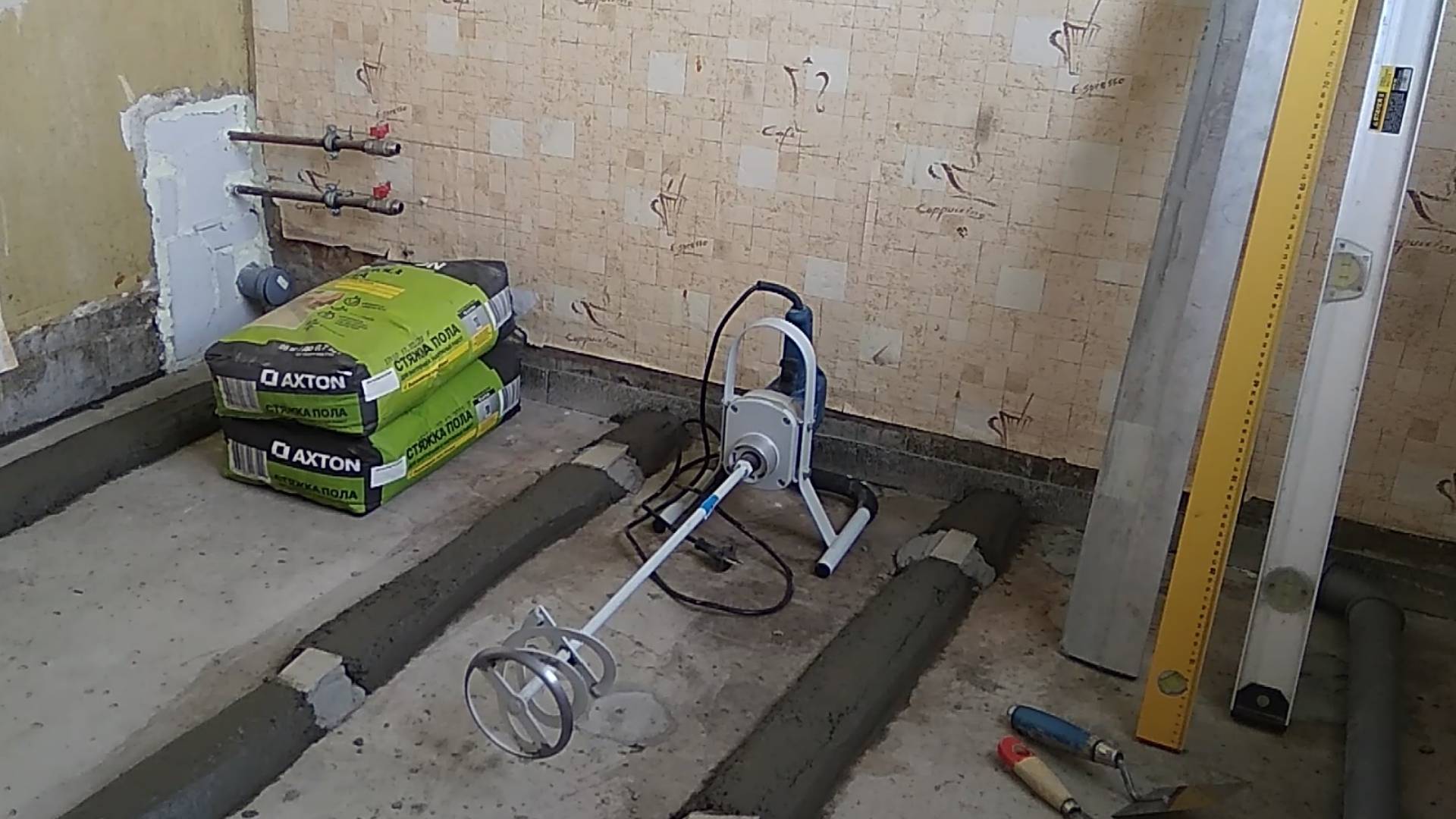 Стяжка пола. Кухня. Ремонт хрущёвки своми руками.