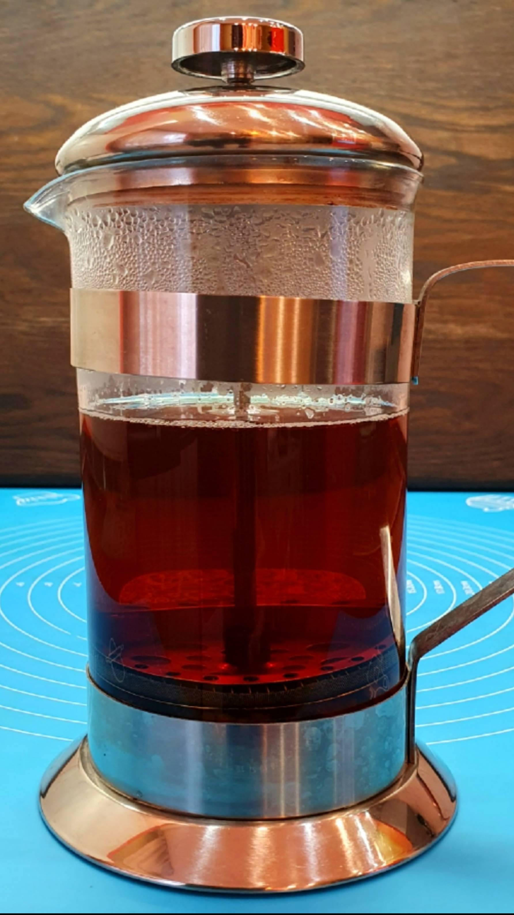 Чай с морковным жмыхом в чайнике