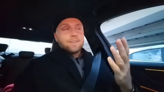 Я вернулся! Предновогодние радости. Мия и горящая рука.