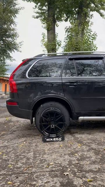 Volvo XC90 на примерке дисков в 18-ом диаметре
