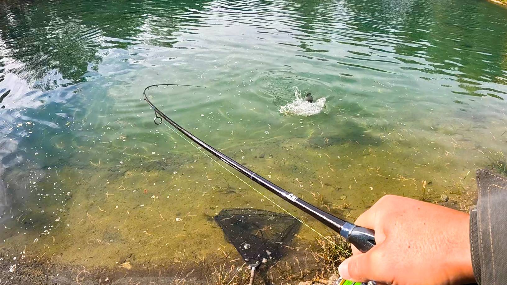 ФРИКЦИОН ДЫМИТ ОТ ЭТИХ РЫБИН, ОНИ ДАВЯТ И СКАЧАТ!. Рыбалка на спиннинг в 2025