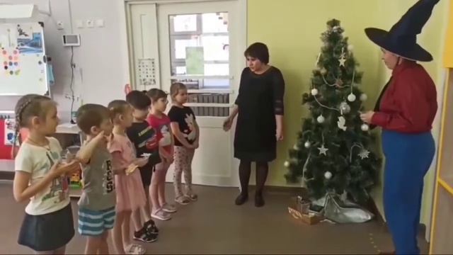 Незнайка Осторожно! Новогодняя ёлка!.mp4