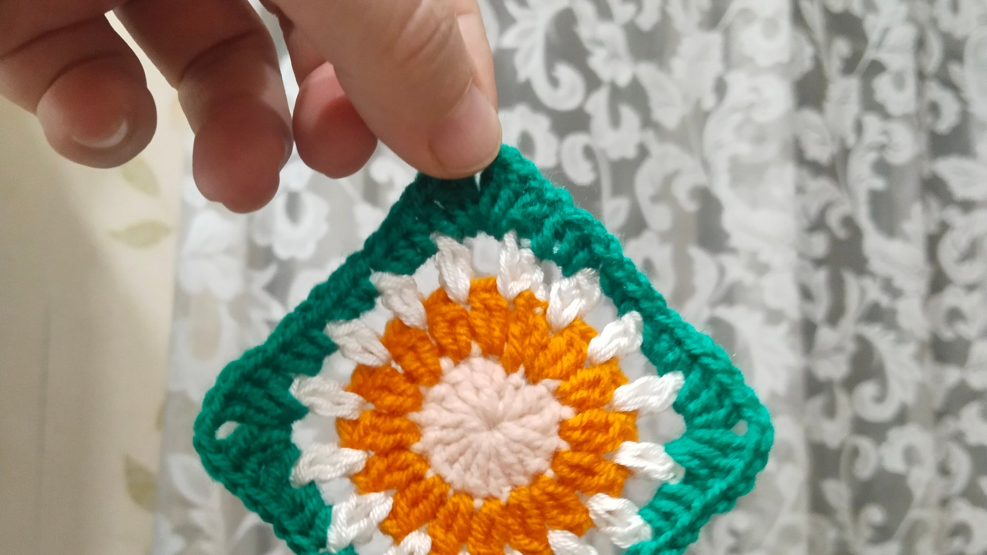 Из круга в квадрат😂. Мотив крючком. многоцветный.