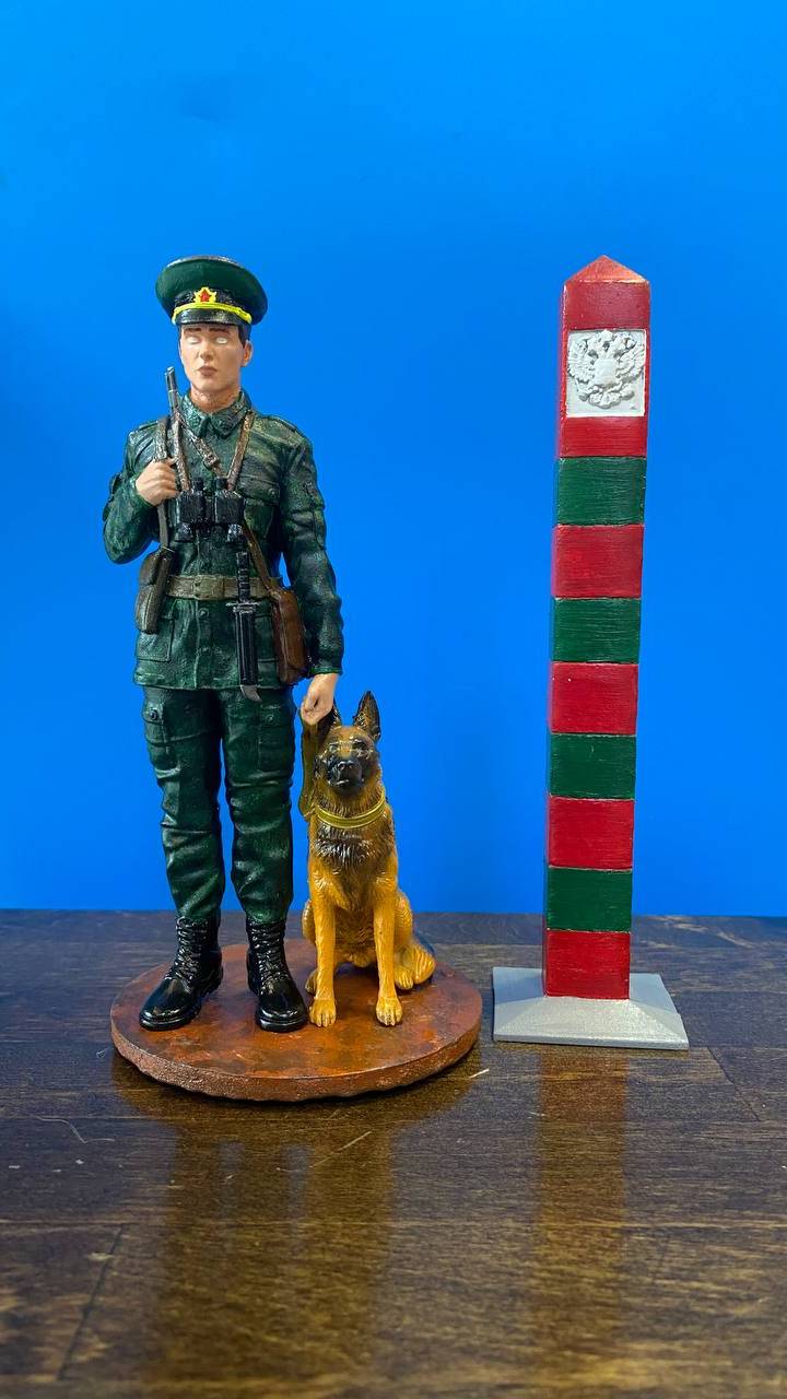 Всегда на посту. От картинки к фигурке.