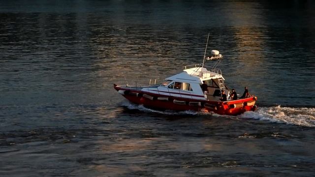 красивая лодка