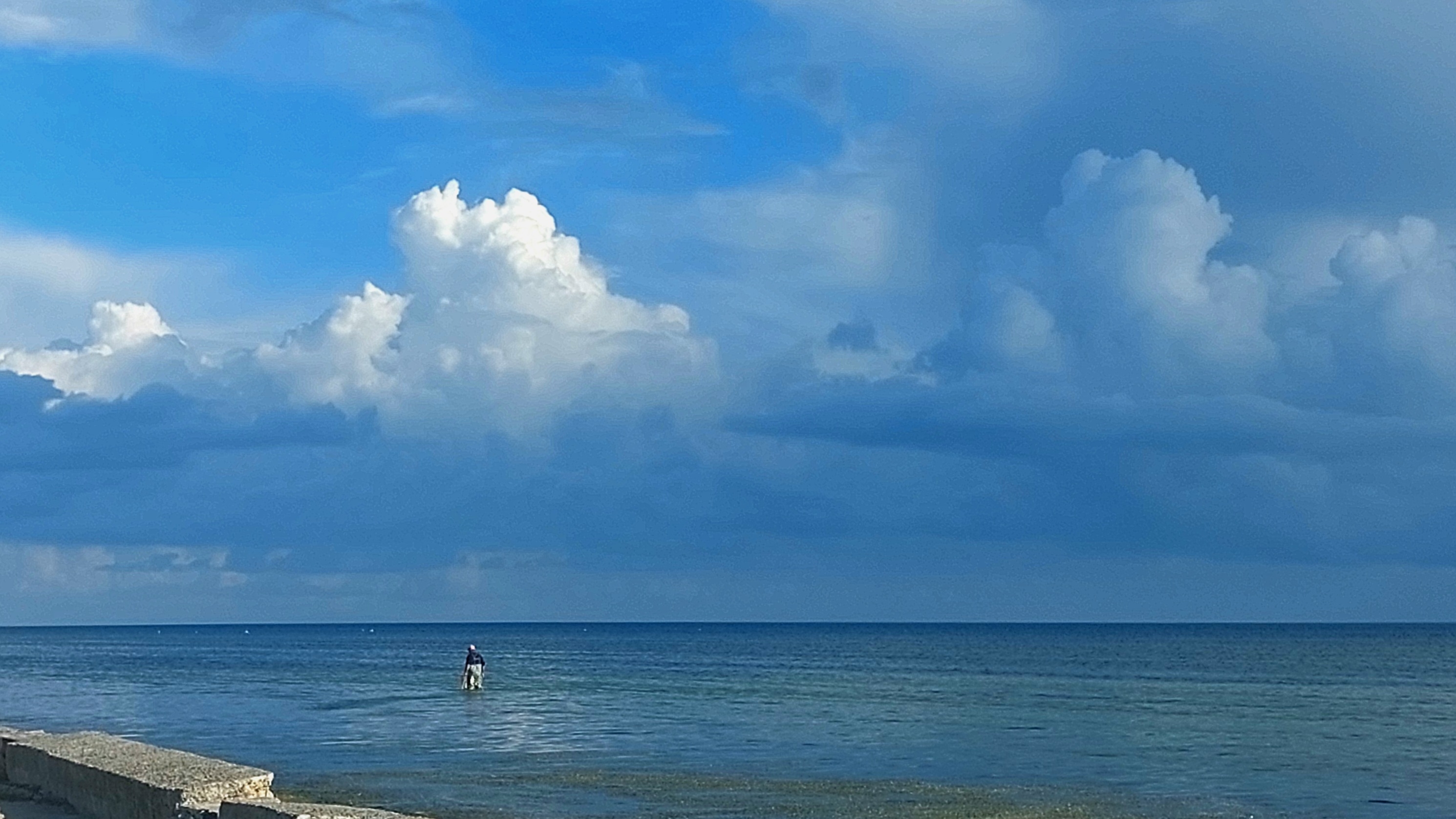 ОКТЯБРЬ. Облака над морем. Красиво