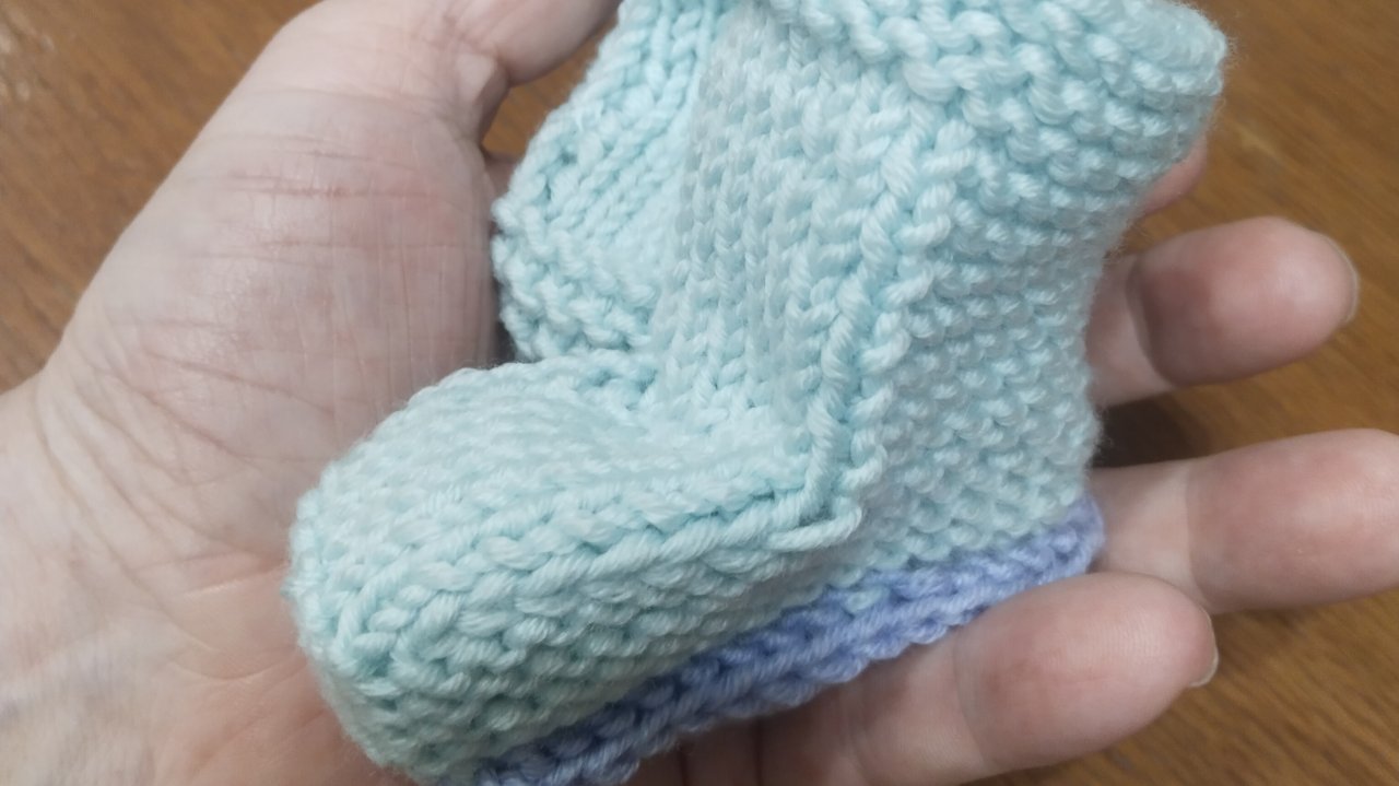 Пинетки на 2-х спицах.🤗 МК ♥️