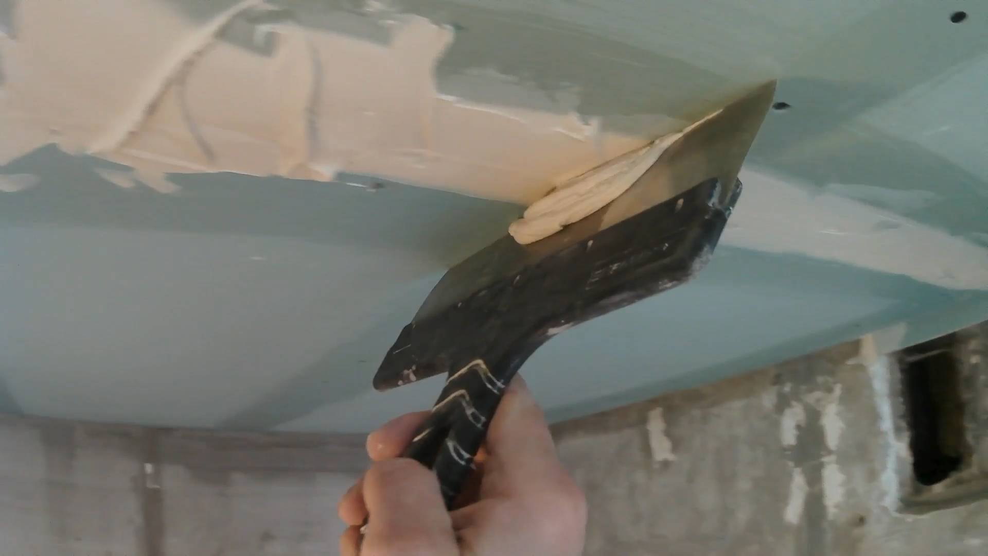 Шпаклевание стыков и грунтование. Кухня. Ремонт хрущёвки своим руками.