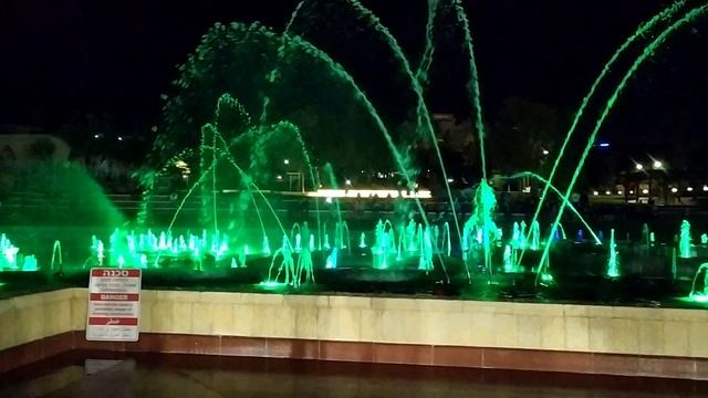Цветомузыкальные фонтаны в Эйлате!