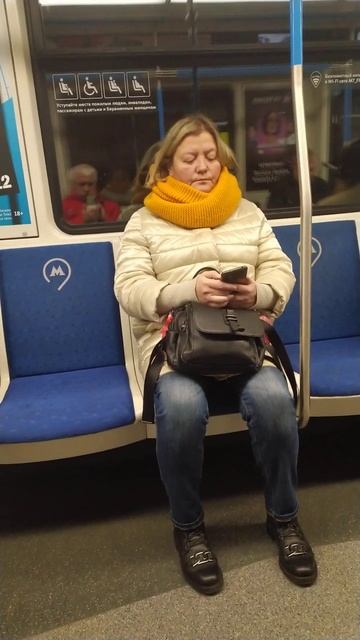 Звоним Путину (или Трампу) из метро - кто и что ответит? (шутка)