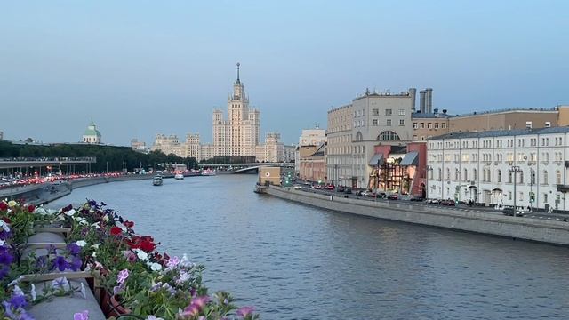 ЭС-124_Romantic places in Moscow_Мошковская Арина_Короткова Анна