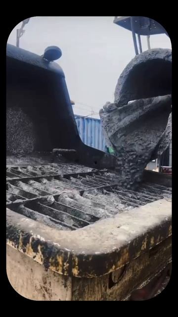 Товарищ ТРАМП! В ЕКБ всё стабильно! Строят, качают бетон, работают и не поддерживают Вашу политику!