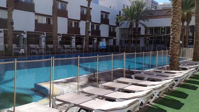 Наш отель в Эйлате!У бассейна!