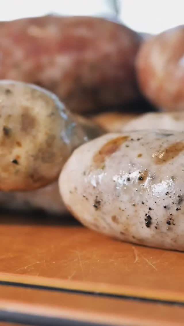 Колбаски гриль Тюрингские и Мергез