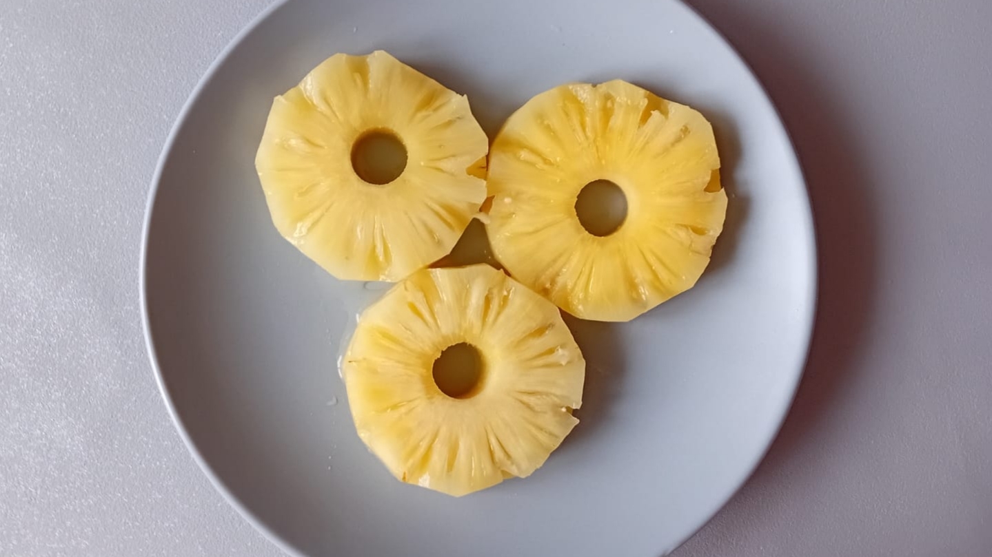 Кольца ананасов в слоеном тесте