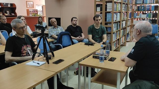 Звёзды над Донбассом | Спор писателя-фантаста и инженера о возможности колонизации космоса