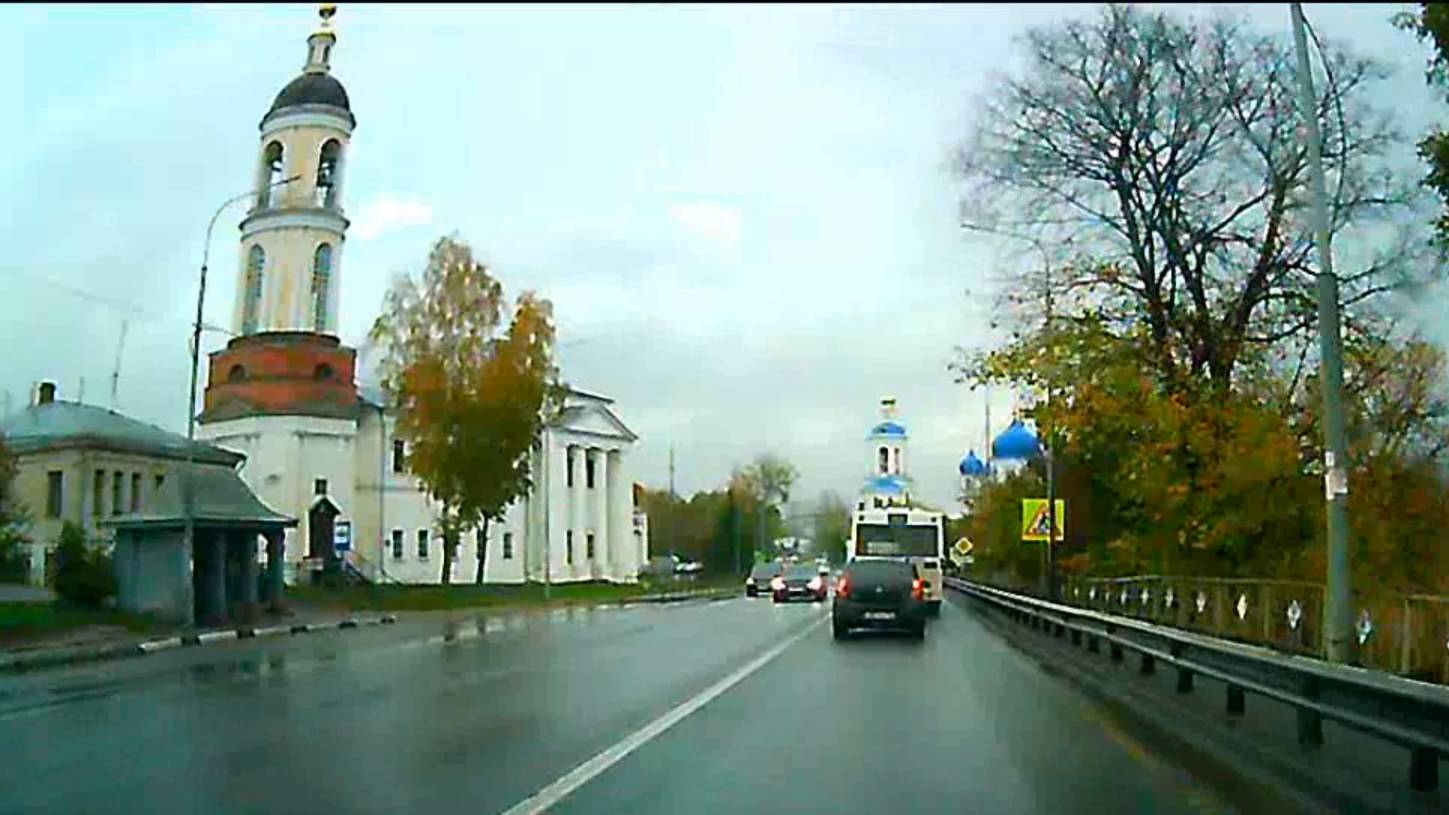 Боголюбово осенью из окна машины