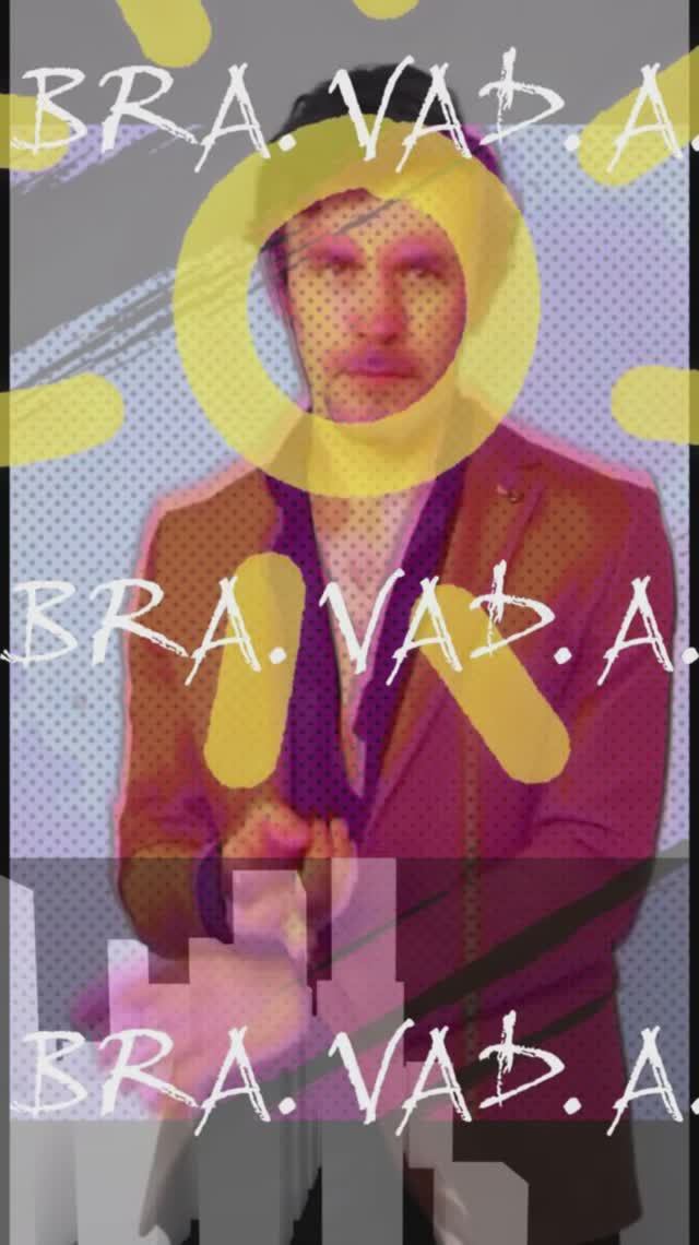 "Компьютерный герой" Альбом "Кипит вино" автор BRA.VAD.A. (Бравада) Copyright © Все права защищены