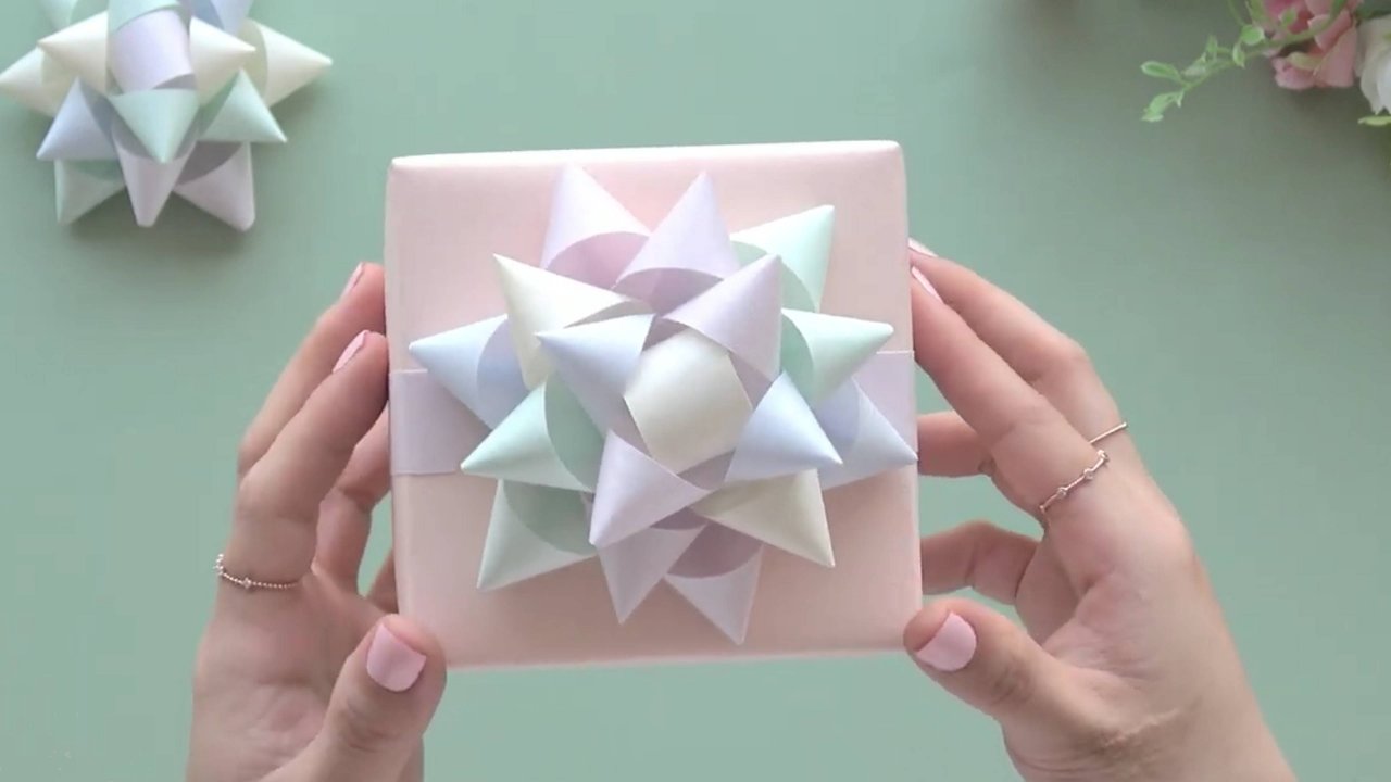 Бант из бумаги своими руками для украшения Вашего подарки