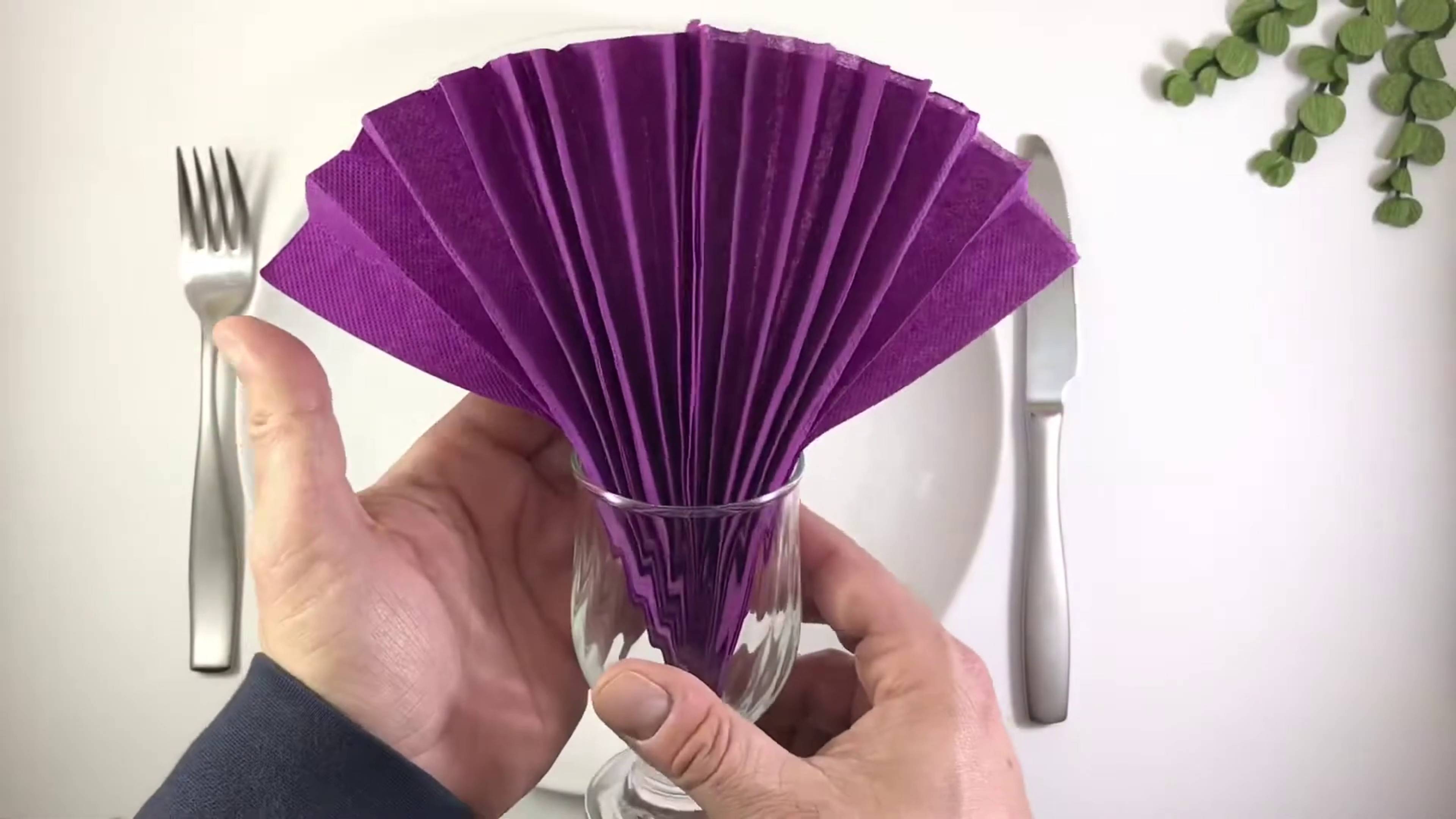 Веер. Сервировка Бумажных Салфеток На Стол. Как красиво сложить салфетку