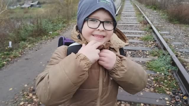 У нас хорошая новость, чаепитие с вкусняшками. Любимая картошка фри.