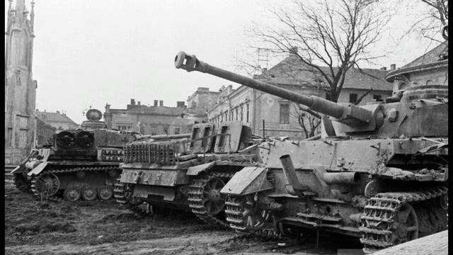 Музыка ждёт...